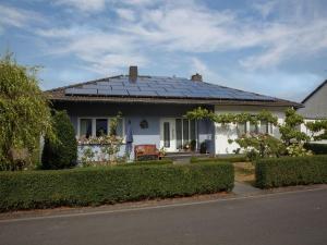 Apartment in Niederehe near the forest