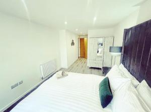 The Elegant Abode Apartment 2023 NEW-BUILD