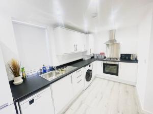 The Elegant Abode Apartment 2023 NEW-BUILD