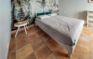 Appartements Beautiful Apartment In Toulon With Wifi And 2 Bedrooms : photos des chambres