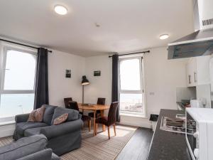 7 Beach View Beaconsfield House