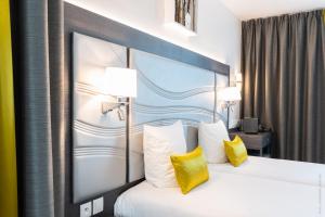 Hotels Hotel Versailles Chantiers : photos des chambres