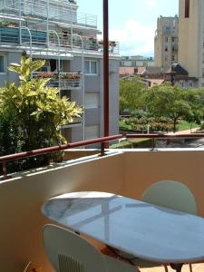 Appartements 2 chambres, balcon, parking gratuit - wifi : photos des chambres