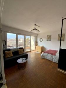 Appartements Proche tram A: 3 personnes, balcon, wifi gratuit : photos des chambres