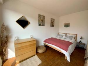 Appartements Proche tram A: 3 personnes, balcon, wifi gratuit : photos des chambres