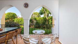 Standard Three-Bedroom Apartment room in Jardim da Meia Praia Resort
