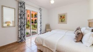 Jardim da Meia Praia Resort