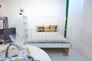 White Bliss Hideaway