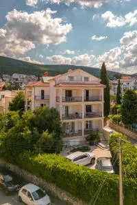 Apartments Lonzor - Selce