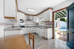 Virgen del Camino 1a línea de playa