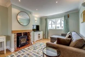 Walnut Cottage - Hinton in the Hedges