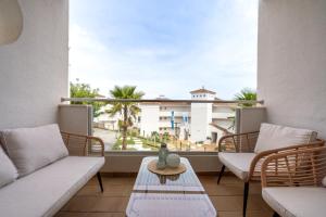 13 Modern apt for 6 guest with shared pool in Manilva Andalucia