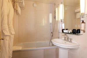 Hotels Hotel Madeleine Plaza : photos des chambres