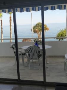 Primera línea de Playa San Cristóbal. Almuñecar