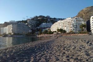 Primera línea de Playa San Cristóbal. Almuñecar