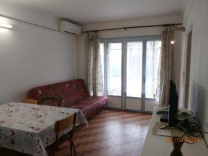 Appartements Location (1bis) dans un Mas avec piscine et parking : photos des chambres