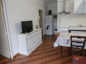 Appartements Location (1bis) dans un Mas avec piscine et parking : photos des chambres