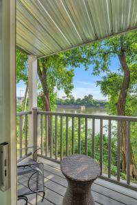 Nash Gold Private Condo - 2bed, 2bath, Sleep 6, 25 Min Walk To Broadway AndNashville Attractions, Pool, Gym