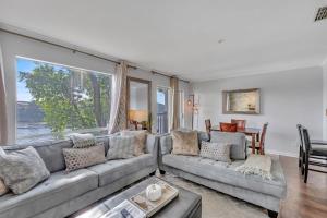 Nash Gold Private Condo - 2bed, 2bath, Sleep 6, 25 Min Walk To Broadway AndNashville Attractions, Pool, Gym