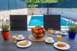 Villa LARUS with private pool