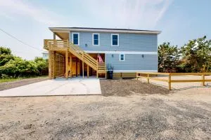 Coastal Paradise - Avon