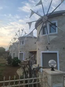 Temeni windmills - Rizómilos