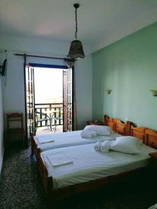 Twin Room with Sea View room in Hotel Erato