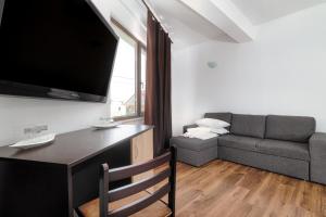 Superior Triple Room room in Vila 21A
