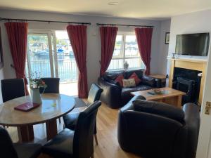 Five bedroom waterfront house