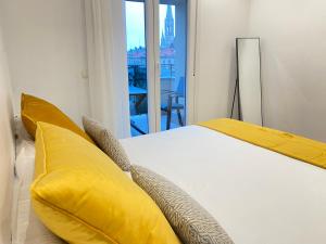 Mikain Terrace Cathedral View with Free Parking & Air Cond