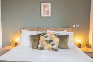 City centre apartment with roof terrace.