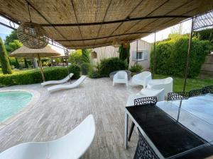 Villas Grande villa d Agathe, piscine privative cloturee entre St Remy de Provence et Avignon : photos des chambres