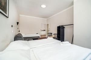 5 bed apartment Great location