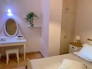 Andrias Little House