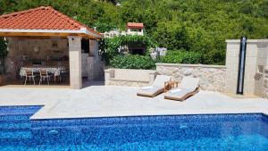 Country Home Močilo, Zagvozd