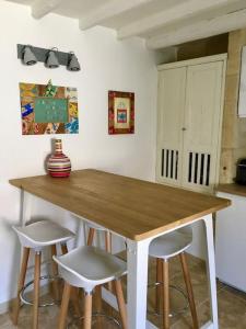 Appartements Au calme dans le centre avec terrasse et clim : Maisonnette