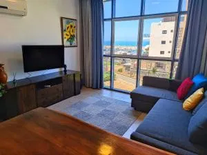 By the Sea - 亚实基伦