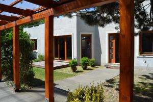 Large house with parking, 30 min to Prague center
