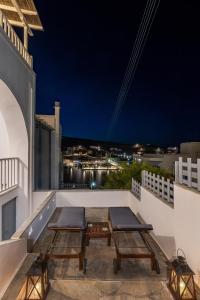 Loutra Kythnos Suites