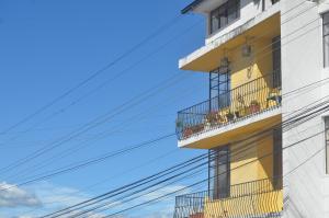 The Quito Guest House with Yellow Balconies for Travellers