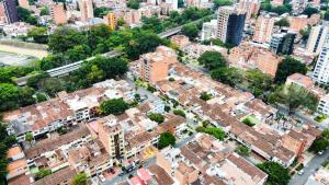 Alojamiento en el corazón de Medellín Hab Privada B