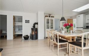 3 Bedroom Lovely Home In Hurup Thy