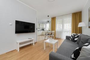 Convenient Apartment Mosiężna 7 by Renters