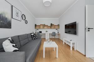 Convenient Apartment Mosiężna 7 by Renters