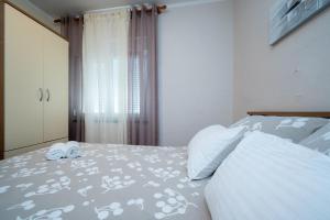 Apartments with parking space Povljana, Pag - 6298