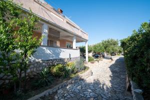 Apartment Povljana 6298b 