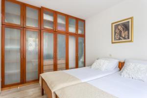 Apartments with parking space Kastel Stari, Kastela - 20999