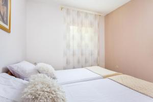 Apartments with parking space Kastel Stari, Kastela - 20999