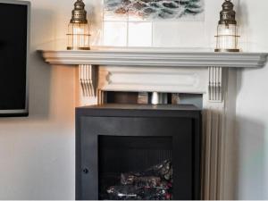 Cottage by Wadden Sea with Scenic Views