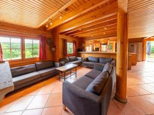 Spacious chalet surrounded by nature in Durbuy
